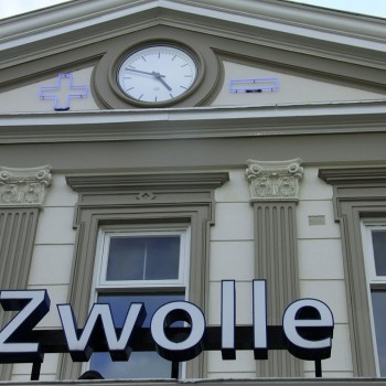 1280px-Zwolle_station_1
